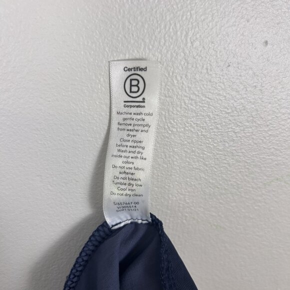 Athleta Trekkie North Shorts Women's 2 Navy Abstract Print Athleisure Outdoor - Picture 8 of 15